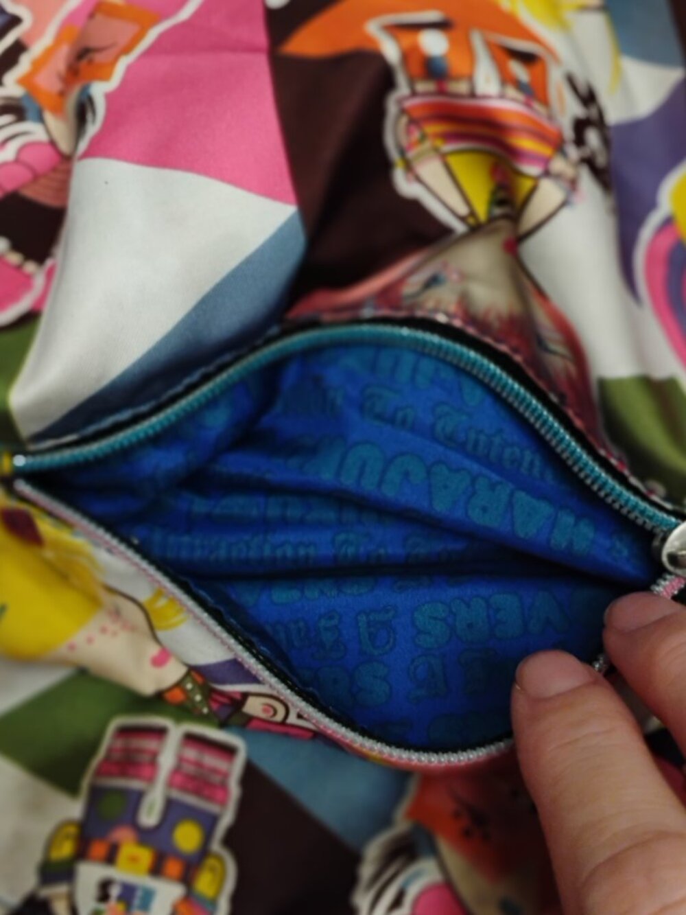 Harajuku Lovers Crossbody Purse - Picture 12 of 14